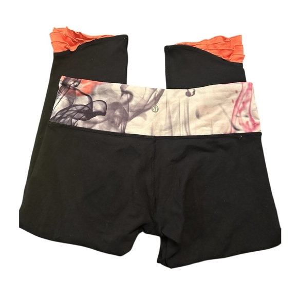 LULULEMON Black, white, gray and Orange cropped marble legging capris w ruffles - Picture 1 of 4